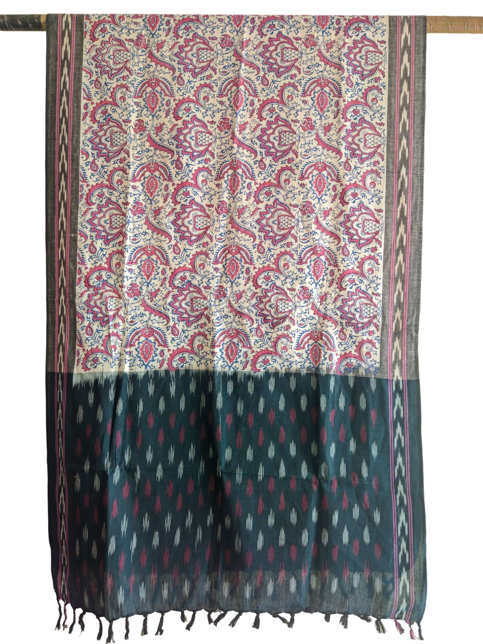2024/06/1000415296.jpg IKAT HANDLOOM COTTON DUPPATA WITH BLOCK PRINT 2.5 MEERS Copy - Image 1