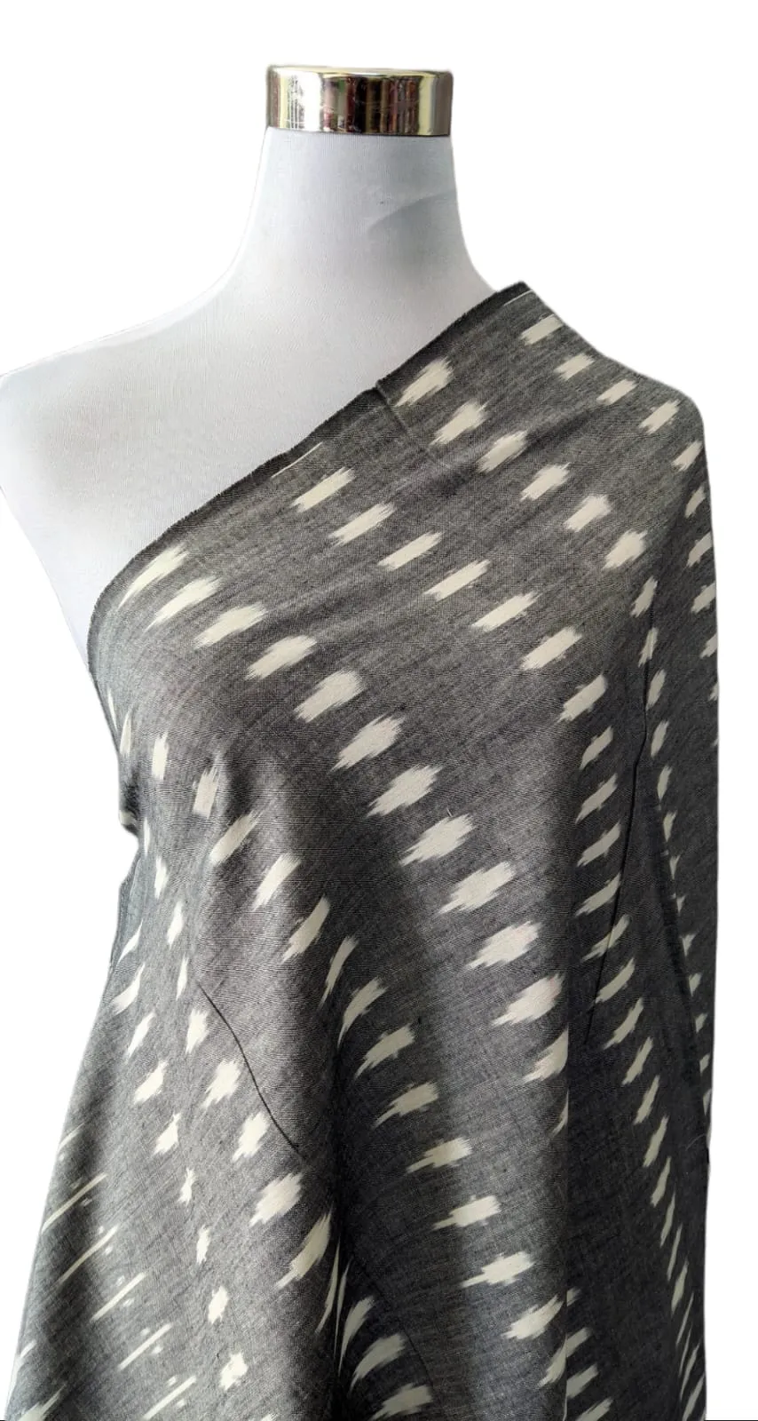 1718783543489 2/60 IKAT HANDLOOM COTTON FABRIC 45 INCH WIDTH - Image 1