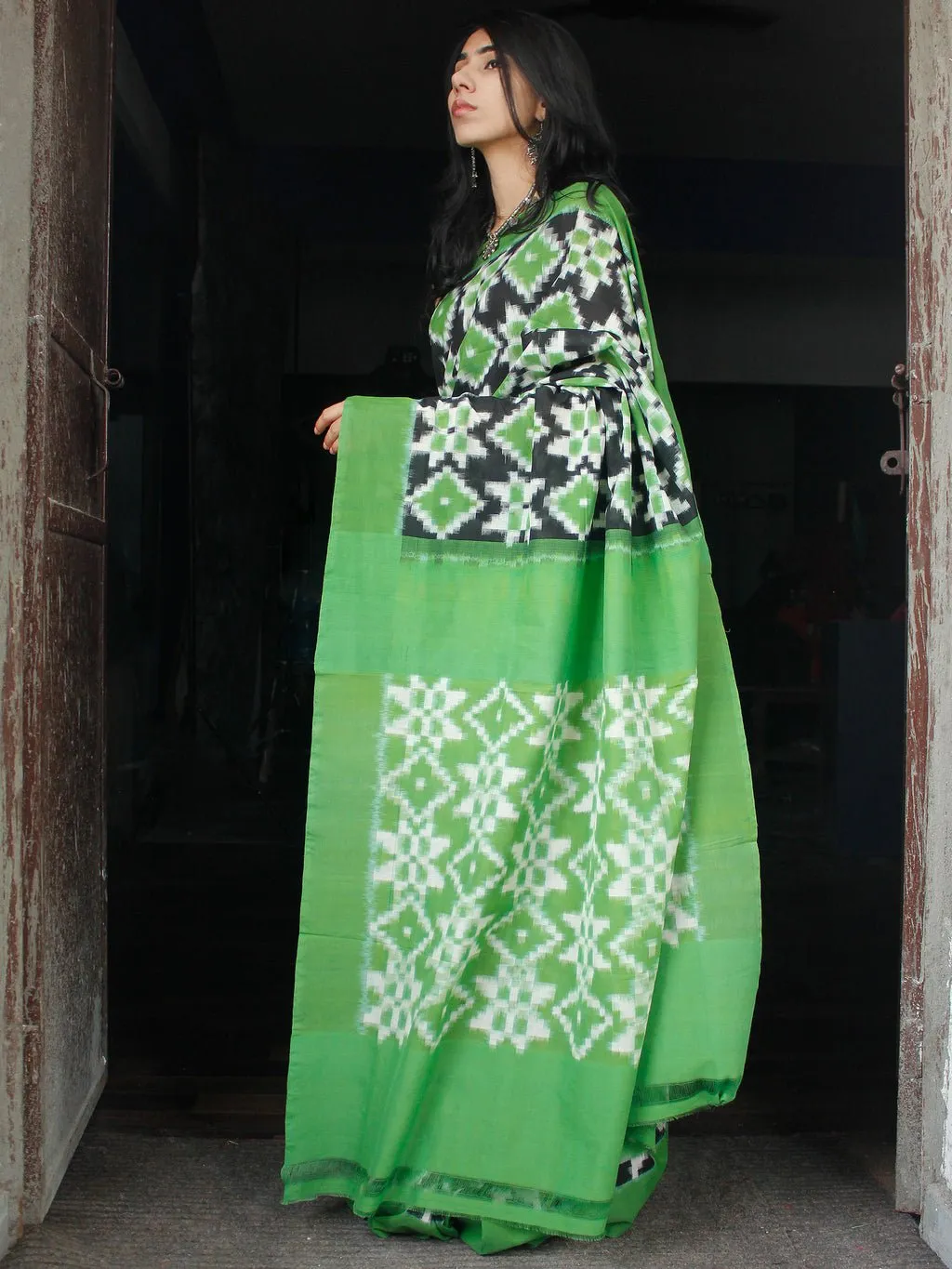 Theliya Rumal Saree in green & Black – Handwoven Double Ikat Cotton Saree with Blouse, 6.2 Meters - Image 2