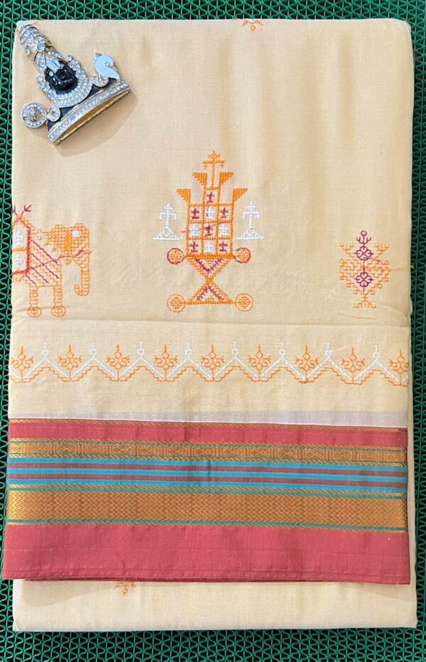 Cotton-acrylic blend Kasuti saree with intricate floral embroidery