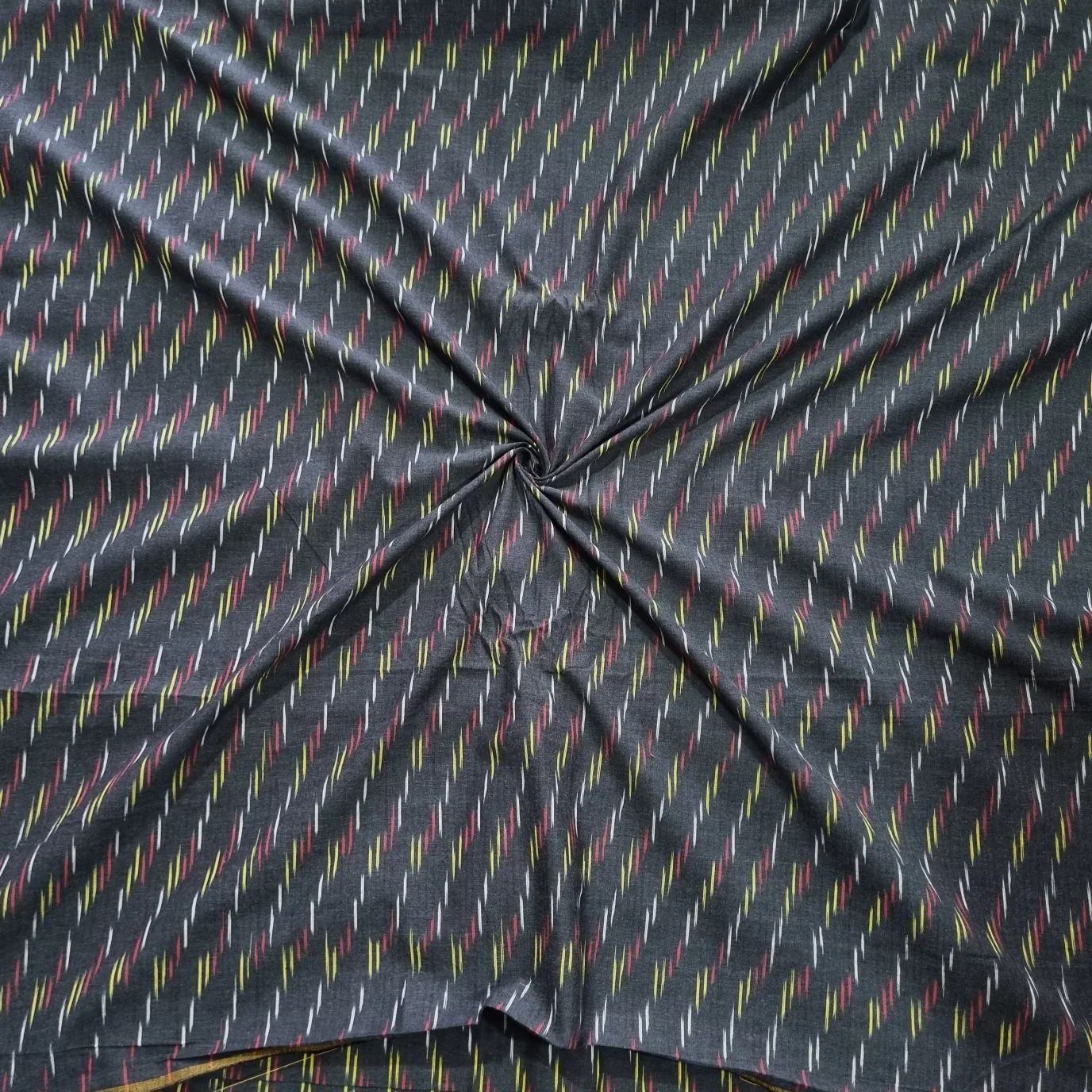 wp-17490429394261579575098125302755.webp Cotton fabric ideal for making stylish garments