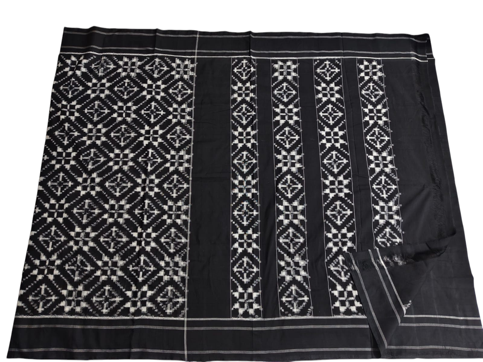 2025/07/1000339937.png Pure Cotton Pochampally Saree with Double Ikat Design - Image 1