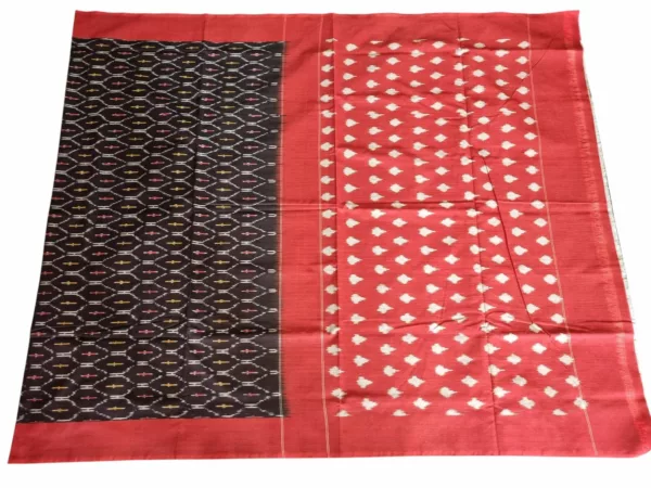 Luxurious Pochampally silk saree with symmetrical Ikat motifs"