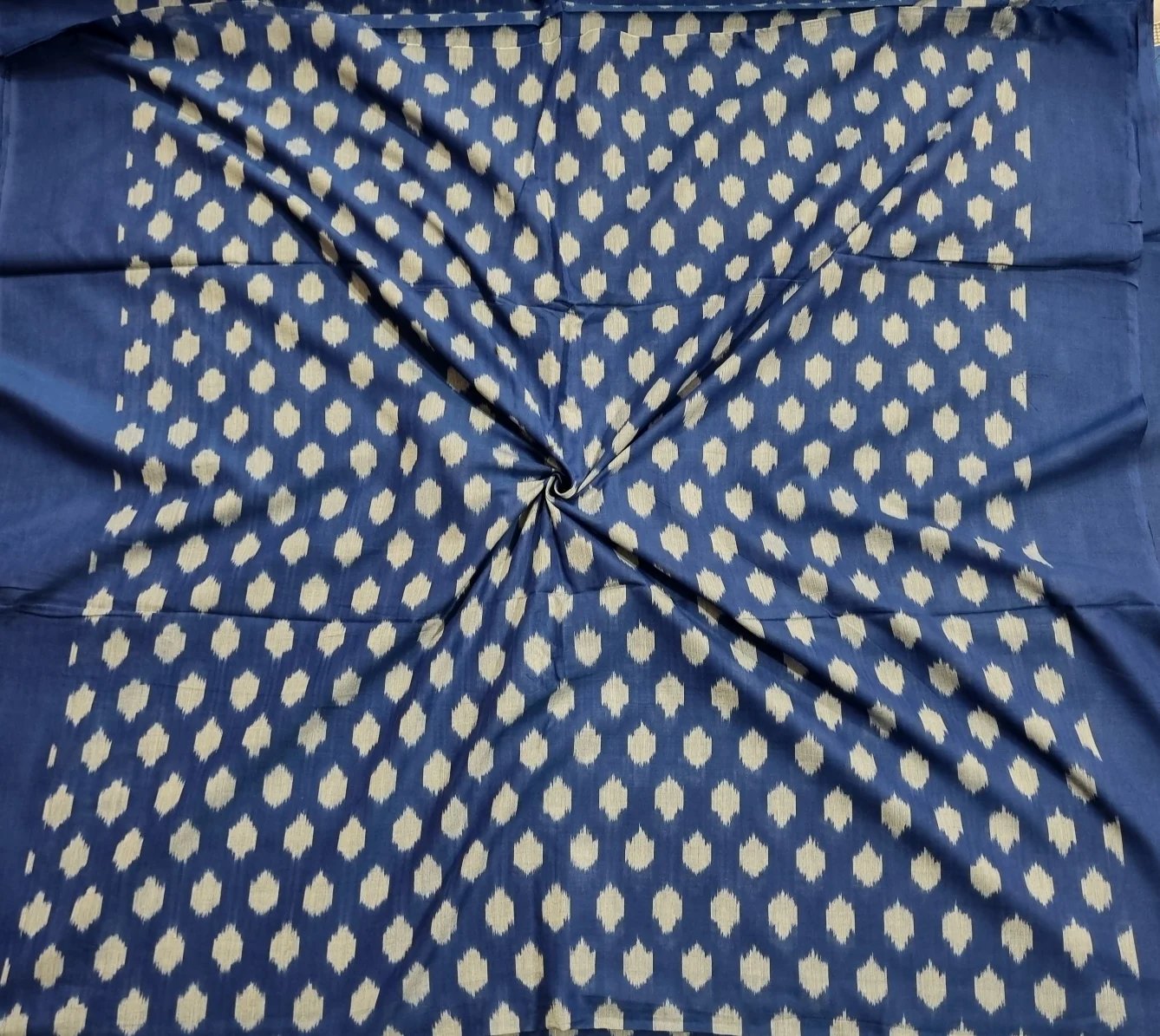 2025/08/1000363202.jpg Premium Mercerised Ikat Fabric for Elegant Creations - Image 1