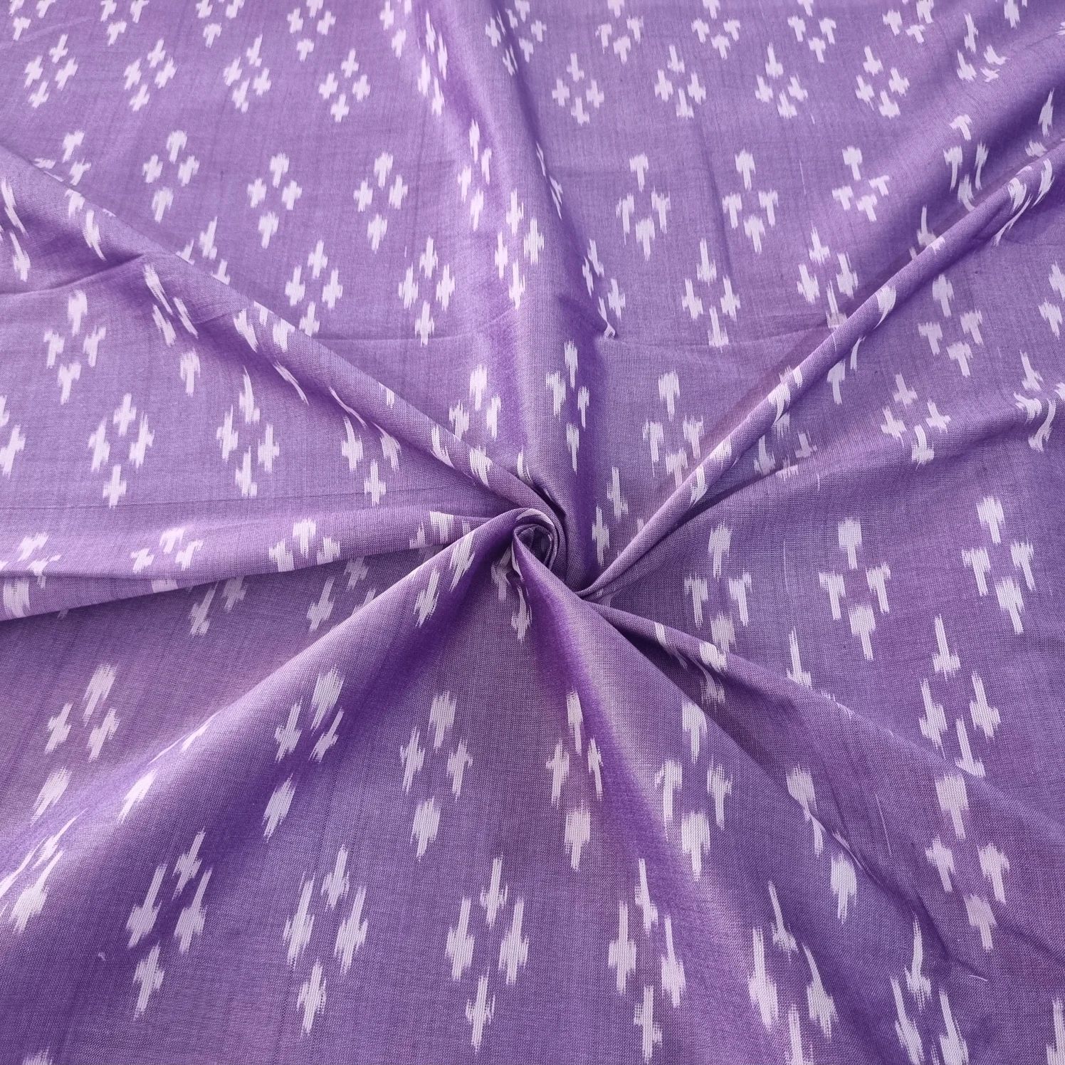 wp-17583537634725680030102162564236.webp Premium Mercerised Ikat Fabric for Elegant Creations - Image 1